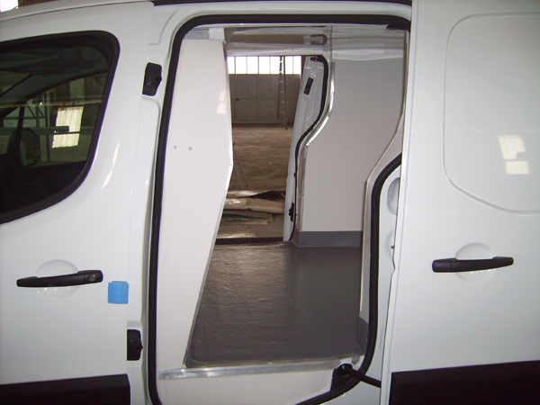 Panelvan İzolasyon
